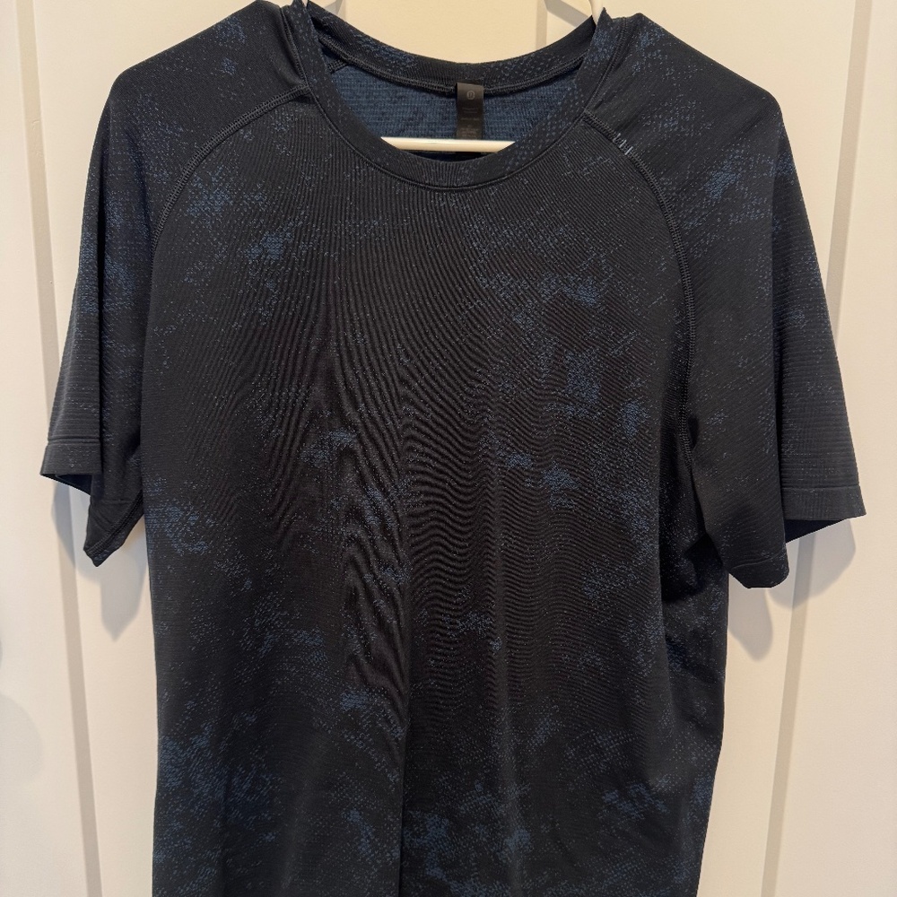 Lululemon Metal Vent Tee (Discontinued Color) - Blue Pattern - Medium